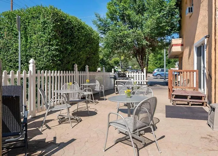 Econo Lodge Inn & Suites Durango